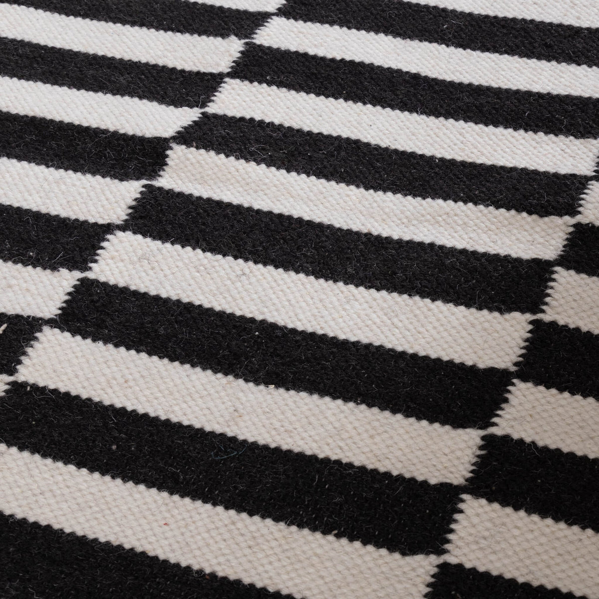 Striped Modern Rug - Dazzle Blocks Black/White