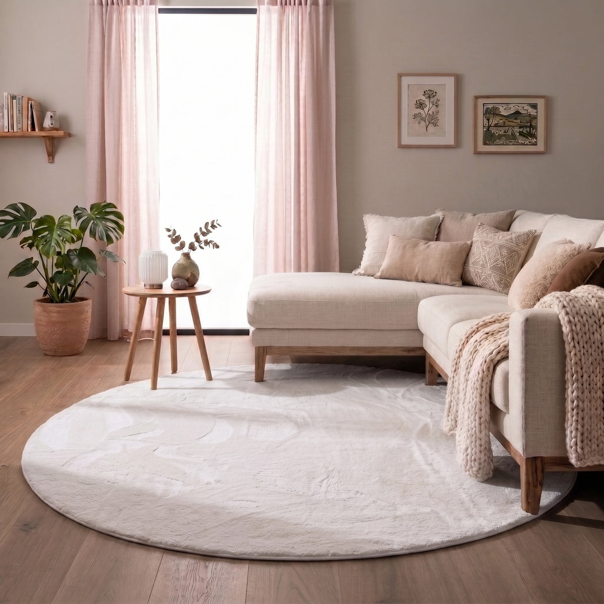 Round Low-Pile Rug - Cozy White